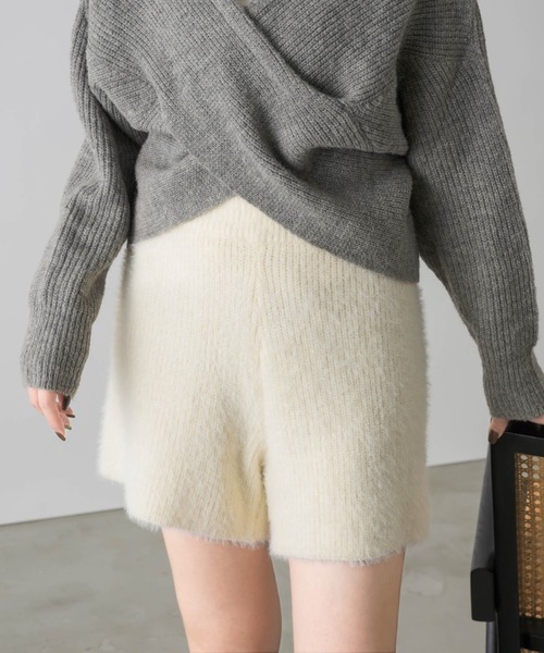 NEUNA(ヌナ)の「シャギーショートパンツ(その他パンツ・レディース・グレー/アイボリー/ブラック・FREE)」の4枚目の写真