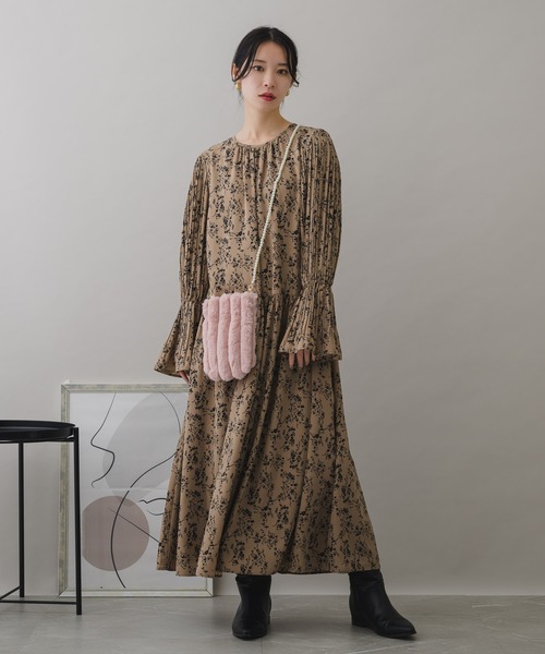 KATHARINE ROSS（キャサリンロス）の「【KATHARINE ROSS】WEB限定 パールチェーンエコファーポシェット（ショルダーバッグ・レディース・ピンク/グレー/グレイッシュベージュ/ミント・MEDIUM）」の6枚目の写真
