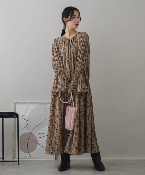 KATHARINE ROSS（キャサリンロス）の「【KATHARINE ROSS】WEB限定 パールチェーンエコファーポシェット（ショルダーバッグ・レディース・ピンク/グレー/グレイッシュベージュ/ミント・MEDIUM）」の7枚目の写真