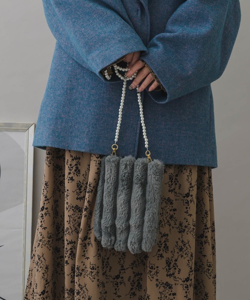 KATHARINE ROSS（キャサリンロス）の「【KATHARINE ROSS】WEB限定 パールチェーンエコファーポシェット（ショルダーバッグ・レディース・ピンク/グレー/グレイッシュベージュ/ミント・MEDIUM）」の13枚目の写真