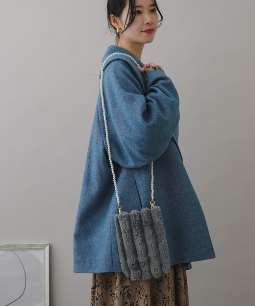 KATHARINE ROSS（キャサリンロス）の「【KATHARINE ROSS】WEB限定 パールチェーンエコファーポシェット（ショルダーバッグ・レディース・ピンク/グレー/グレイッシュベージュ/ミント・MEDIUM）」の14枚目の写真