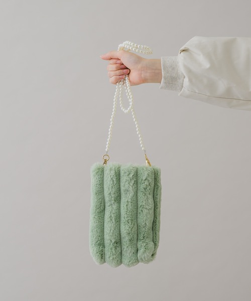 KATHARINE ROSS（キャサリンロス）の「【KATHARINE ROSS】WEB限定 パールチェーンエコファーポシェット（ショルダーバッグ・レディース・ピンク/グレー/グレイッシュベージュ/ミント・MEDIUM）」の22枚目の写真