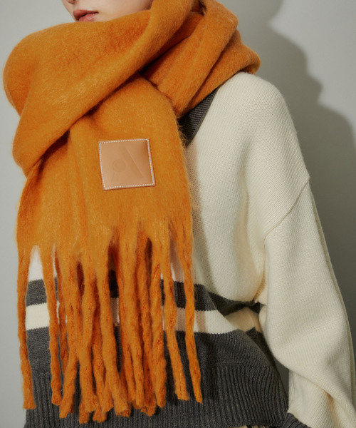 ADAM ET ROPE'（アダムエロペ）の「【WEB限定】シャギーボリュームフリンジマフラー（ストール/ショール・レディース・サックスブルー/ベージュ系その他/イエロー/オフホワイト/オレンジ・FREE）」の5枚目の写真