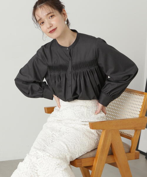 N.（N. Natural Beauty Basic）（エヌエヌナチュラルビューティーベーシック）の「◆フロントボタンタックブラウス（シャツ/ブラウス・レディース・チャコール/オフホワイト/イエロー・MEDIUM）」の12枚目の写真