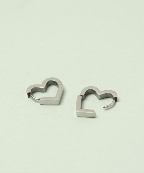 ieLS（イエルズ）の「金属アレルギー対応「ieLS」ステンレス　ハートフープピアス（ピアス（両耳用）・レディース・シルバー/ゴールド・ONE SIZE）」の10枚目の写真