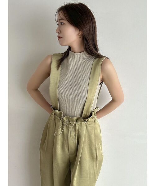 dazzlin（ダズリン）の「【WEB限定】サス付サテンテーパードパンツ（その他パンツ・レディース・グレー/カーキ/ベージュ・SMALL/MEDIUM）」の13枚目の写真