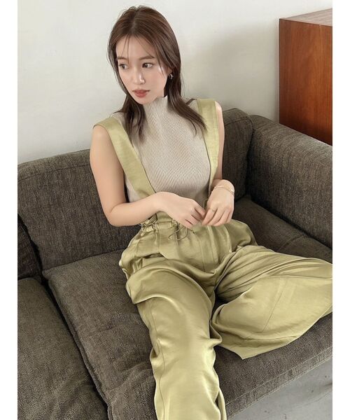 dazzlin（ダズリン）の「【WEB限定】サス付サテンテーパードパンツ（その他パンツ・レディース・グレー/カーキ/ベージュ・SMALL/MEDIUM）」の15枚目の写真