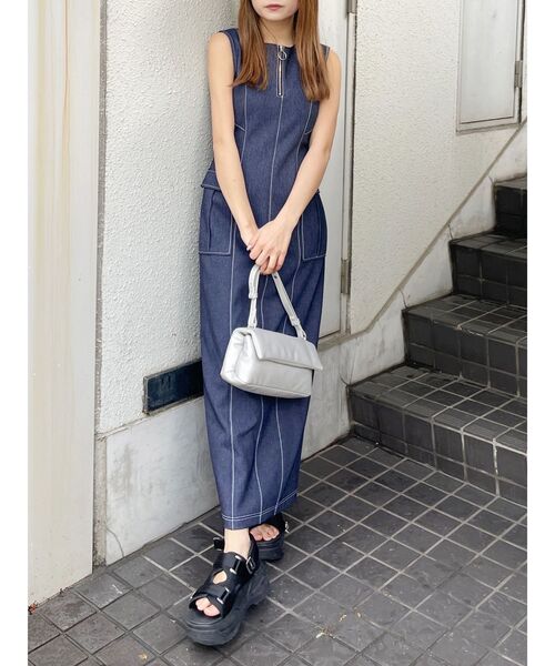 MURUA(ムルーア)の「ハーフジップタイトワンピース(ワンピース・レディース・ブラック/カーキ/インディゴブルー・1/2)」の1枚目の写真