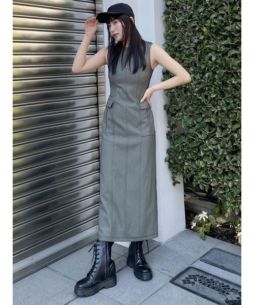 MURUA(ムルーア)の「ハーフジップタイトワンピース(ワンピース・レディース・ブラック/カーキ/インディゴブルー・1/2)」の5枚目の写真