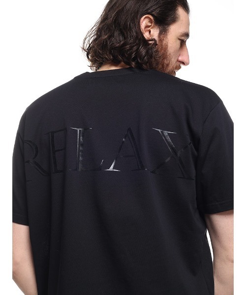 1piu1uguale3 RELAX（ウノピュウノウグァーレトレリラックス）の「【当店独占販売】 1PIU1UGUALE3 RELAX  BIGロゴ 半袖 Tシャツ（Tシャツ/カットソー・メンズ・ブラック・M/L/XL/2XL/S）」の2枚目の写真