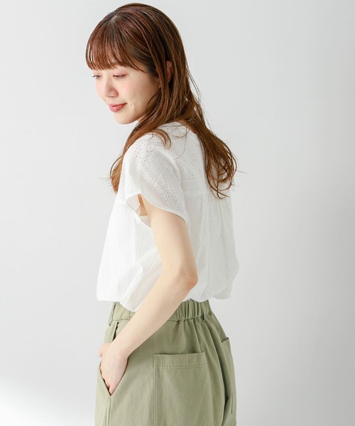 URBAN RESEARCH Sonny Label（アーバンリサーチサニーレーベル）の「バンドカラーコットンレースシャツ（シャツ/ブラウス・レディース・ピンク/ブルー系その他/ロイヤルブルー/オフホワイト/ブラック・FREE）」の8枚目の写真