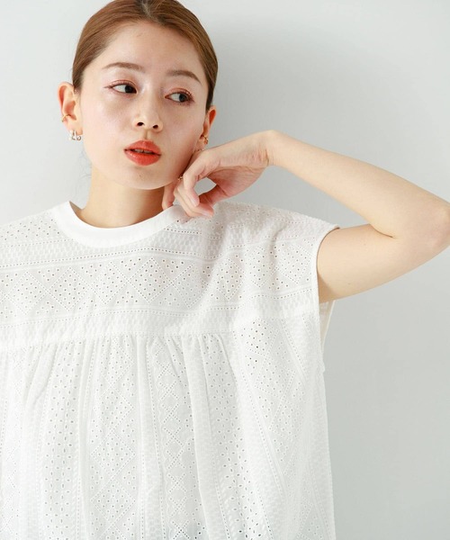 URBAN RESEARCH Sonny Label（アーバンリサーチサニーレーベル）の「バンドカラーコットンレースシャツ（シャツ/ブラウス・レディース・ピンク/ブルー系その他/ロイヤルブルー/オフホワイト/ブラック・FREE）」の11枚目の写真