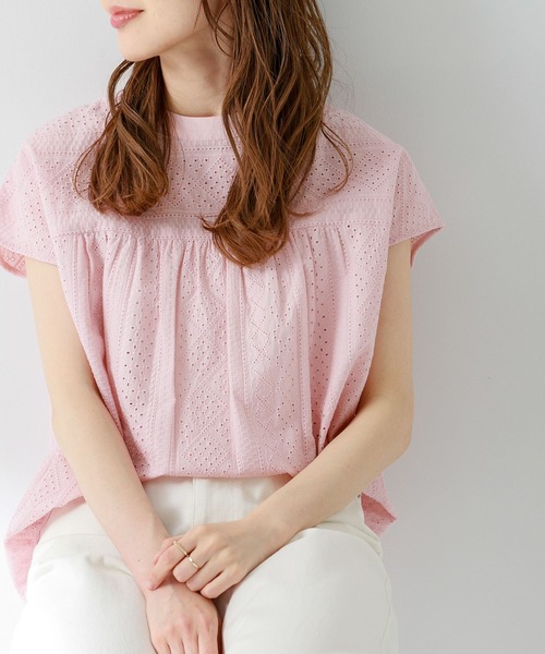 URBAN RESEARCH Sonny Label（アーバンリサーチサニーレーベル）の「バンドカラーコットンレースシャツ（シャツ/ブラウス・レディース・ピンク/ブルー系その他/ロイヤルブルー/オフホワイト/ブラック・FREE）」の5枚目の写真