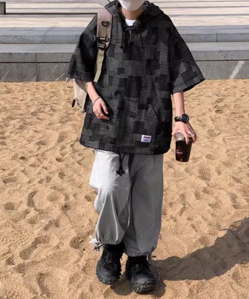 ROOPTOKYO（ループトウキョウ）の「パッチワーク風 ハーフスリーブ ビッグシルエットフーディ（パーカー・メンズ・ブラック/ブルー・L/M/XL）」の4枚目の写真