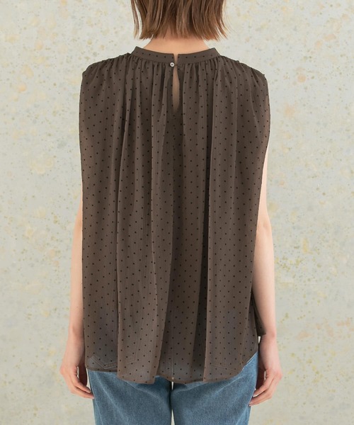 URBAN RESEARCH ROSSO WOMEN（アーバンリサーチ　ロッソ）の「シアーギャザーブラウス（シャツ/ブラウス・レディース・ブラウン/アイボリー/ブラック・FREE）」の21枚目の写真