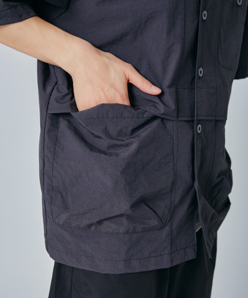 Adoon plain（アドーンプレーン）の「マイクロリップワークシャツ（シャツ/ブラウス・メンズ・チャコールグレー/ベージュ・MEDIUM/LARGE）」の21枚目の写真