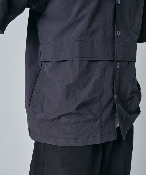 Adoon plain（アドーンプレーン）の「マイクロリップワークシャツ（シャツ/ブラウス・メンズ・チャコールグレー/ベージュ・MEDIUM/LARGE）」の22枚目の写真