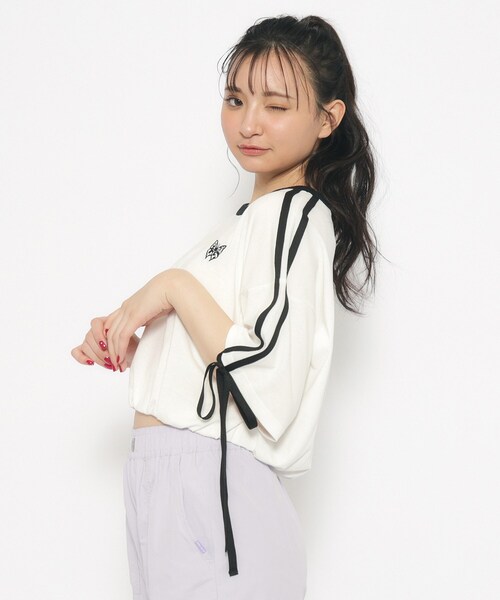 PINK-latte（ピンクラテ）の「◆【スクールコーデ】袖ラインリボンTシャツ（Tシャツ/カットソー・キッズ・ピンク系/オフホワイト/ブラック・14/15 /16）」の4枚目の写真