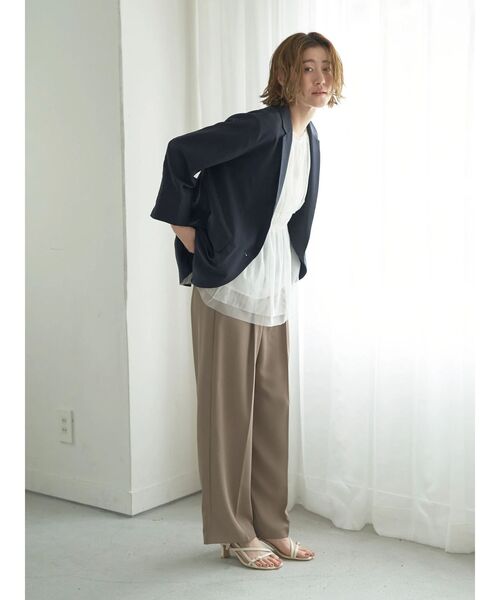 YECCA VECCA（イェッカヴェッカ）の「サテン切替ストレートパンツ（その他パンツ・レディース・ブラック/ライトベージュ/ダークベージュ・S/M）」の11枚目の写真