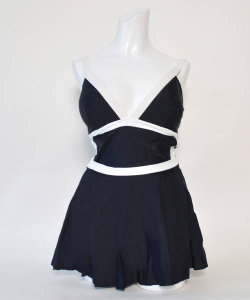 LAVIA（ラヴィア）の「2wayワンピーススカートビキニ（水着・レディース・ブラック・M/L）」の14枚目の写真