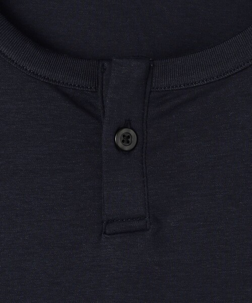 green label relaxing(グリーンレーベルリラクシング)の「JUSTFIT エアリー ソフト ヘンリーネック カットソー(Tシャツ/カットソー・メンズ・ブラック/ホワイト/ネイビー・S/M/L/XL)」の14枚目の写真