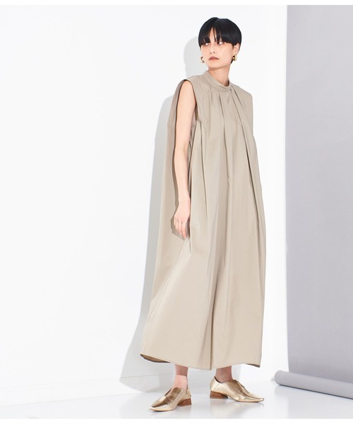 Settimissimo（セッティミッシモ）の「タックショルダー スタンドカラー ワンピース（ワンピース・レディース・ブルー/グレイッシュベージュ・FREE）」の5枚目の写真