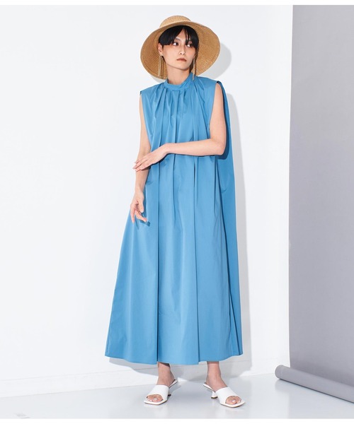 Settimissimo（セッティミッシモ）の「タックショルダー スタンドカラー ワンピース（ワンピース・レディース・ブルー/グレイッシュベージュ・FREE）」の15枚目の写真