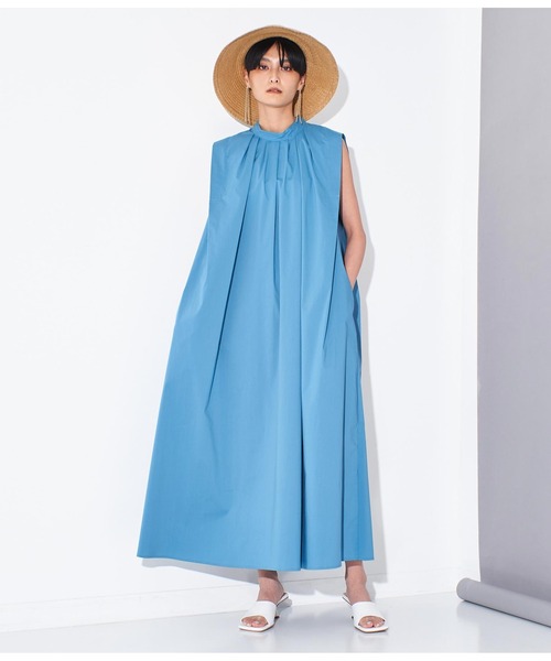 Settimissimo（セッティミッシモ）の「タックショルダー スタンドカラー ワンピース（ワンピース・レディース・ブルー/グレイッシュベージュ・FREE）」の13枚目の写真