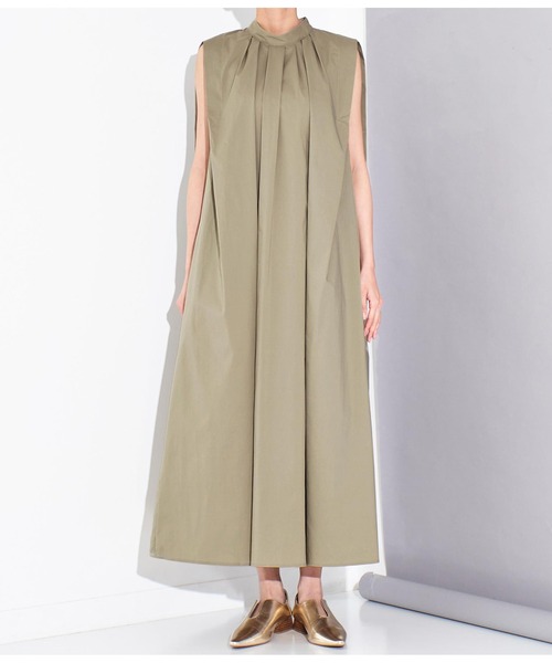 Settimissimo（セッティミッシモ）の「タックショルダー スタンドカラー ワンピース（ワンピース・レディース・ブルー/グレイッシュベージュ・FREE）」の17枚目の写真