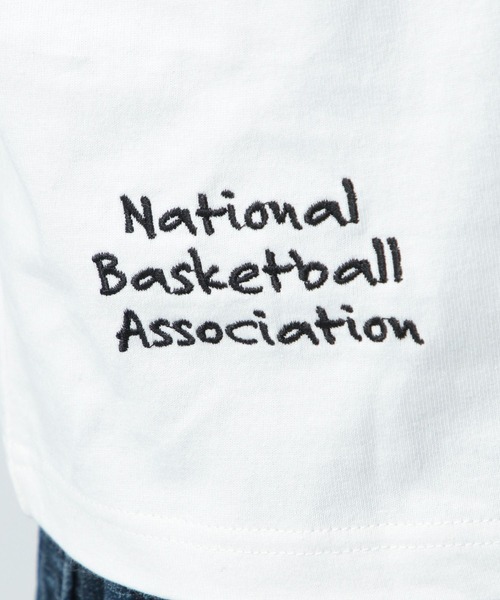 NBA（エヌビーエー）の「NBA　EAST＆WESTロゴTシャツ（Tシャツ/カットソー・メンズ・ブラック/ホワイト・MEDIUM/LARGE）」の14枚目の写真