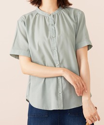 ギャザー使いバンドカラーブラウス