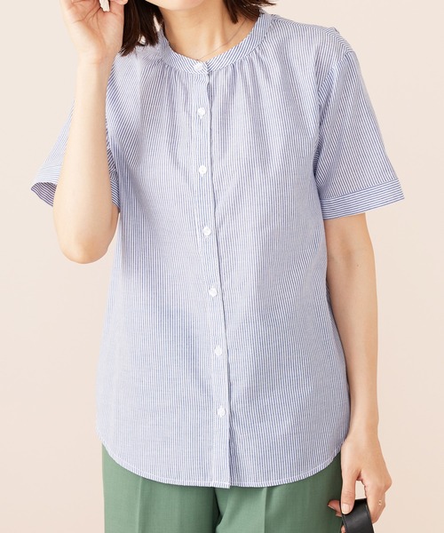BELLUNA PLUS(ベルーナ)の「ギャザー使いバンドカラーブラウス(シャツ/ブラウス・レディース・ネイビー/コーラル/ストライプ/セージグリーン・MEDIUM/LARGE/X-LARGE)」の10枚目の写真