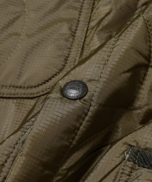 UNIVERSAL OVERALL(ユニバーサルオーバーオール)の「UNIVERSAL OVERALL / 別注 キルティング カバーコーチ ジャケット 24FW(ブルゾン・メンズ・オリーブ/ブラック・X-LARGE/LARGE/MEDIUM/SMALL)」の6枚目の写真