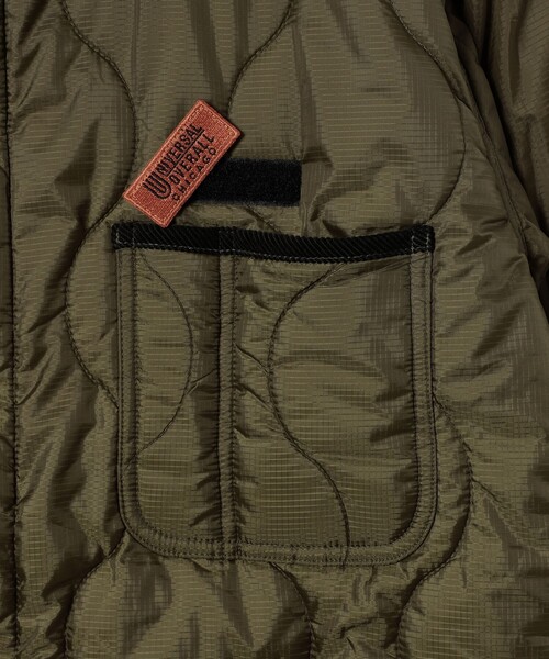 UNIVERSAL OVERALL(ユニバーサルオーバーオール)の「UNIVERSAL OVERALL / 別注 キルティング カバーコーチ ジャケット 24FW(ブルゾン・メンズ・オリーブ/ブラック・X-LARGE/LARGE/MEDIUM/SMALL)」の18枚目の写真