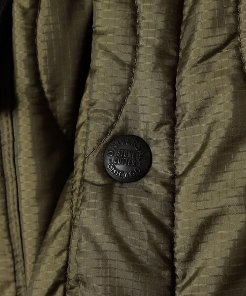 UNIVERSAL OVERALL(ユニバーサルオーバーオール)の「UNIVERSAL OVERALL / 別注 キルティング カバーコーチ ジャケット 24FW(ブルゾン・メンズ・オリーブ/ブラック・X-LARGE/LARGE/MEDIUM/SMALL)」の17枚目の写真