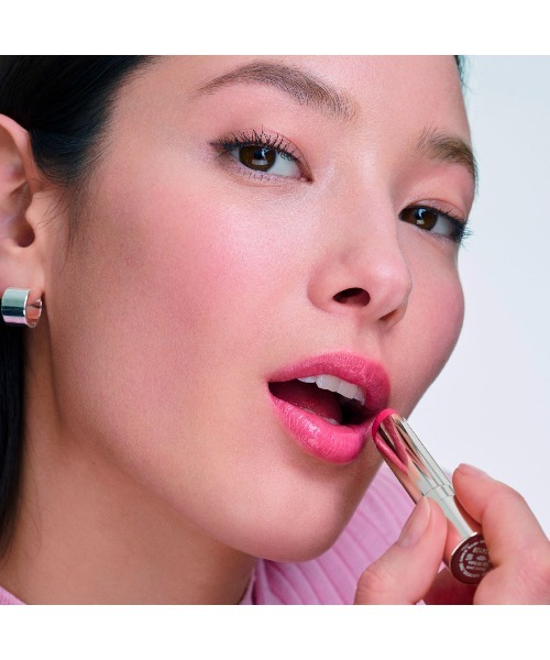 CLARINS（クラランス）の「リップ オイル バーム（口紅/リップティント/グロス・レディース・01 ペールピンク/03 ライチ/04 アーモンド/05 チェリー/06 フィグ/02 ピタヤ/【限定色】07 ペタルヌード/【限定色】08 ロージーキス・FREE）」の12枚目の写真