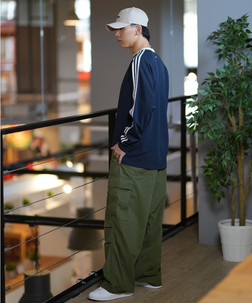 adidas(アディダス)の「adidas/アディダス 長袖Tシャツ オーバーサイズ スリーストライプ ユニセックス KWX86(Tシャツ/カットソー・メンズ・ブラック/ホワイト/スミクロ・S/M/L/XL/2XL/3XL)」の20枚目の写真