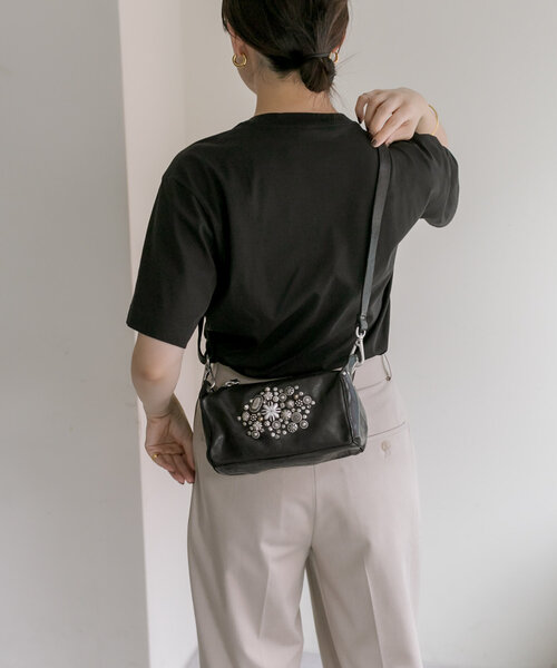 ear PAPILLONNER(イアパピヨネ)の「【CAMPO MAGGI(カンポマッジ)】ear別注/ボックスショルダーバッグ(ショルダーバッグ・レディース・ブラック・FREE)」の8枚目の写真