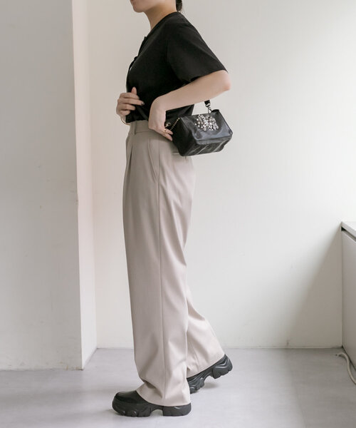 ear PAPILLONNER(イアパピヨネ)の「【CAMPO MAGGI(カンポマッジ)】ear別注/ボックスショルダーバッグ(ショルダーバッグ・レディース・ブラック・FREE)」の4枚目の写真