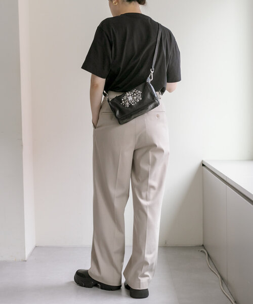 ear PAPILLONNER(イアパピヨネ)の「【CAMPO MAGGI(カンポマッジ)】ear別注/ボックスショルダーバッグ(ショルダーバッグ・レディース・ブラック・FREE)」の2枚目の写真