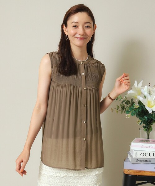 ITS'DEMO(イッツデモ)の「◆【通勤/前開き/手洗い可】プリーツシアーブラウス(シャツ/ブラウス・レディース・ブラック/オリーブ/ダークブラウン・00)」の3枚目の写真