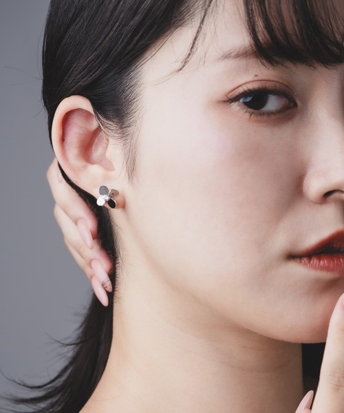 Os accessory(オズアクセサリー)の「【金属アレルギー対応】Os -オズ- タイニーフラワーピアス(ピアス(両耳用)・レディース・シルバー/ゴールド・FREE)」の17枚目の写真