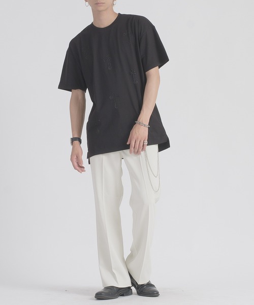 REGIEVO（レジエボ）の「【REGIEVO】 クロスラインストーンTシャツ（Tシャツ/カットソー・メンズ・オフホワイト/ブラック・LARGE/MEDIUM）」の7枚目の写真