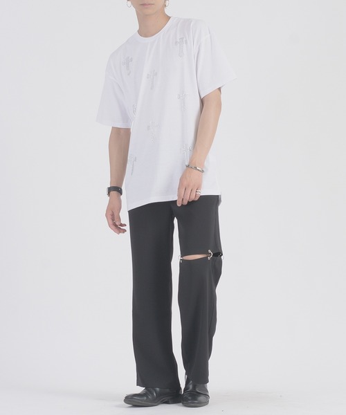 REGIEVO（レジエボ）の「【REGIEVO】 クロスラインストーンTシャツ（Tシャツ/カットソー・メンズ・オフホワイト/ブラック・LARGE/MEDIUM）」の11枚目の写真