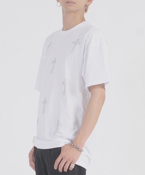 REGIEVO（レジエボ）の「【REGIEVO】 クロスラインストーンTシャツ（Tシャツ/カットソー・メンズ・オフホワイト/ブラック・LARGE/MEDIUM）」の9枚目の写真