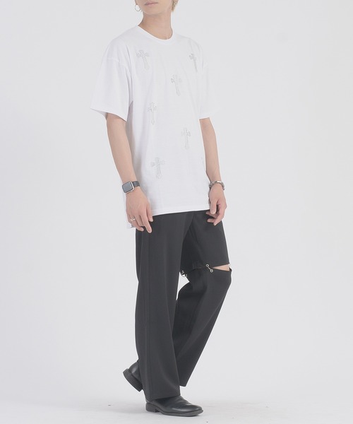 REGIEVO（レジエボ）の「【REGIEVO】 クロスラインストーンTシャツ（Tシャツ/カットソー・メンズ・オフホワイト/ブラック・LARGE/MEDIUM）」の12枚目の写真
