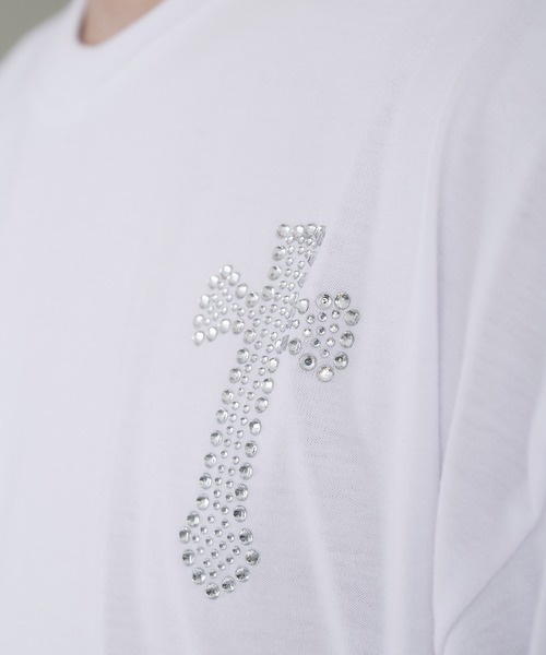 REGIEVO（レジエボ）の「【REGIEVO】 クロスラインストーンTシャツ（Tシャツ/カットソー・メンズ・オフホワイト/ブラック・LARGE/MEDIUM）」の15枚目の写真