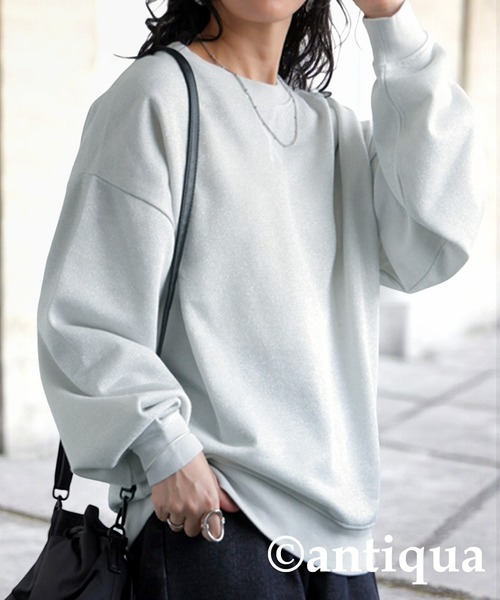 antiqua(アンティカ)の「ラメ裏毛トップス(スウェット・レディース・グレー/ホワイト・ONESIZE)」の3枚目の写真