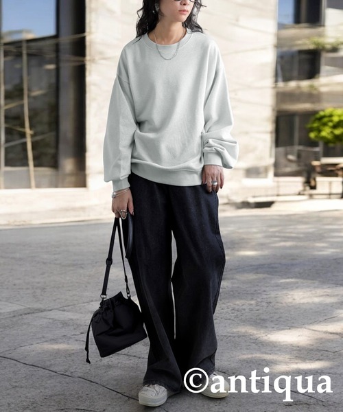 antiqua(アンティカ)の「ラメ裏毛トップス(スウェット・レディース・グレー/ホワイト・ONESIZE)」の4枚目の写真