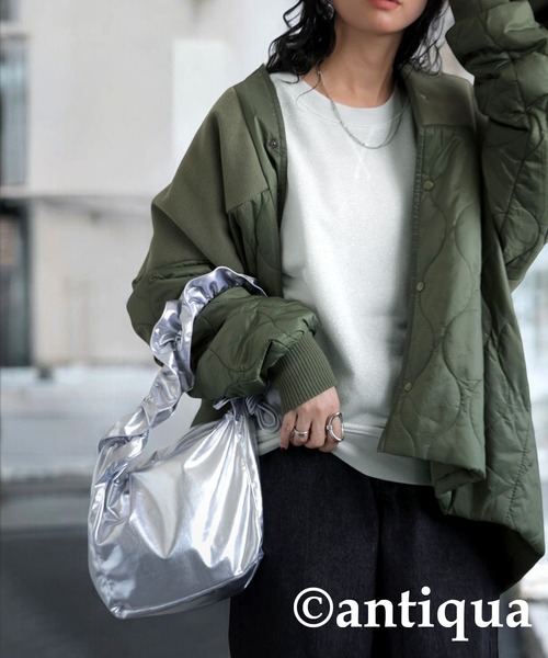 antiqua(アンティカ)の「ラメ裏毛トップス(スウェット・レディース・グレー/ホワイト・ONESIZE)」の7枚目の写真